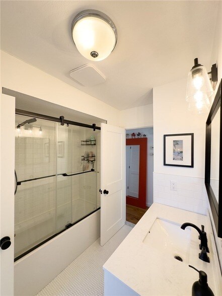 Building Photo - 14 Pocahontas Dr