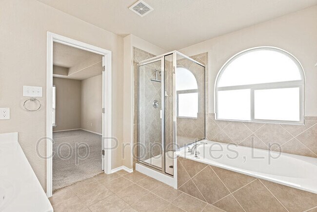 Building Photo - 12638 Red Maple Way