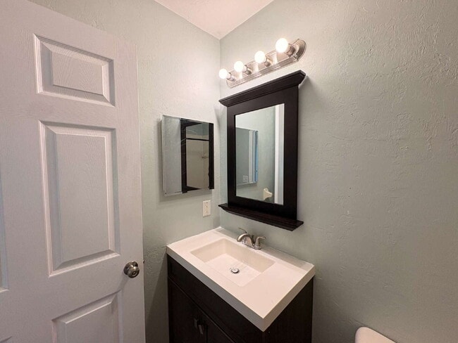 Building Photo - Charming Rental Home in Northwest Ocala – Comfort, Convenience & Value!
