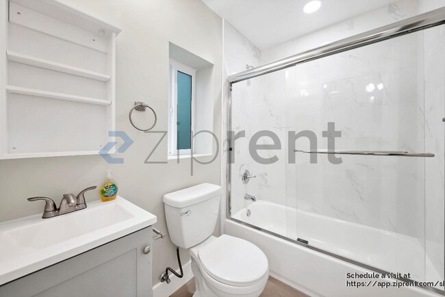 Building Photo - 1617 W 24th St