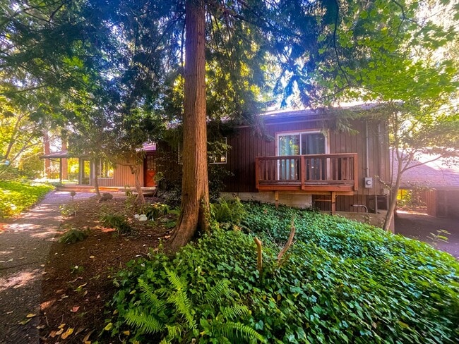 Primary Photo - 3Bd/2.5Ba Edmonds Home