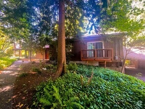 Building Photo - 3Bd/2.5Ba Edmonds Home