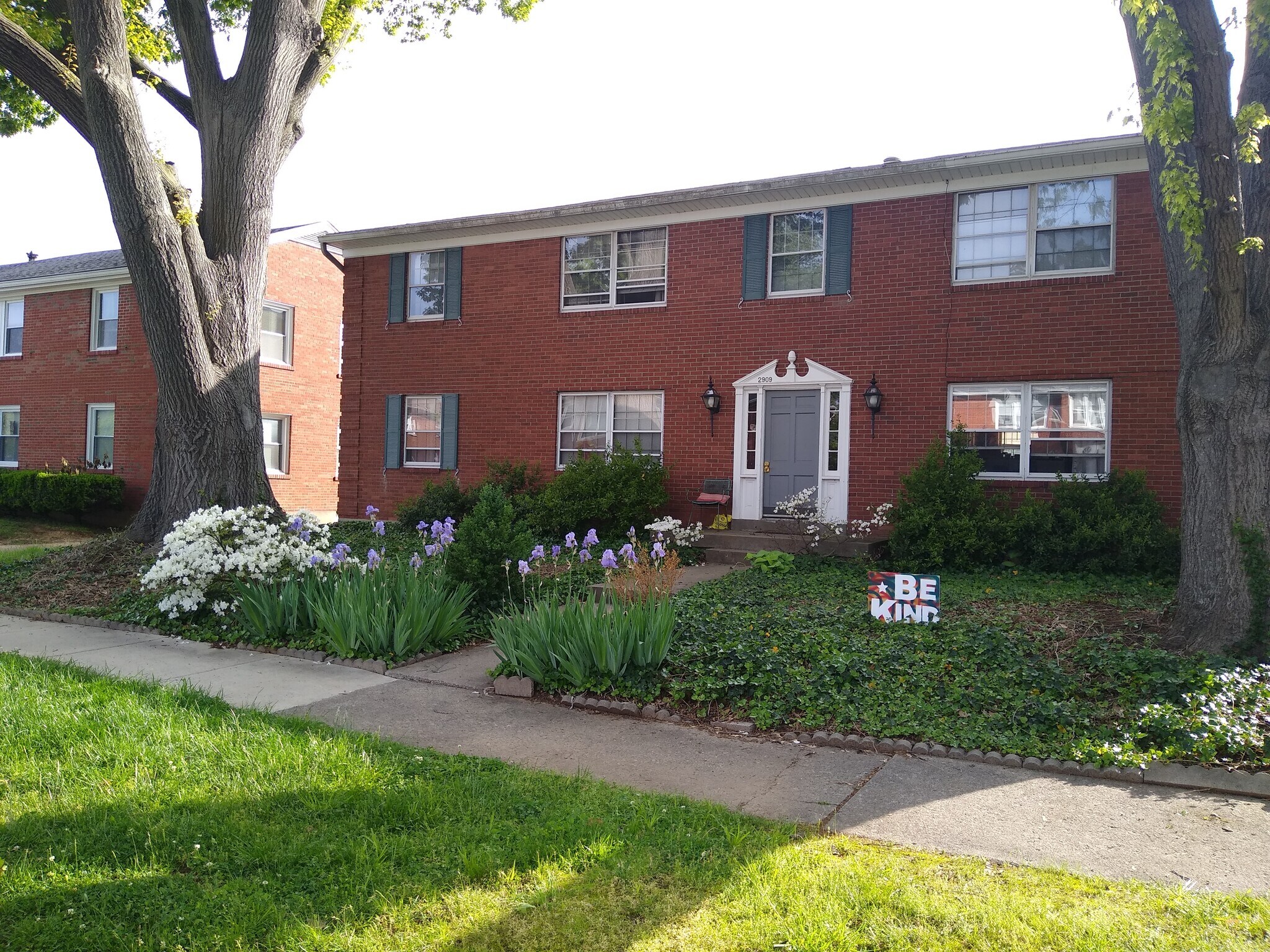 Building Photo - 2909 Abigail Dr