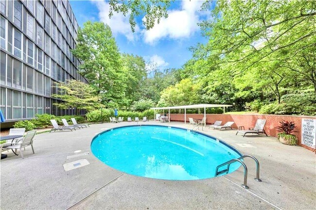 Building Photo - 3060 Pharr Ct N Northwest