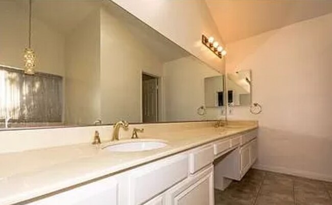 Building Photo - 4039 Lamarr Ave