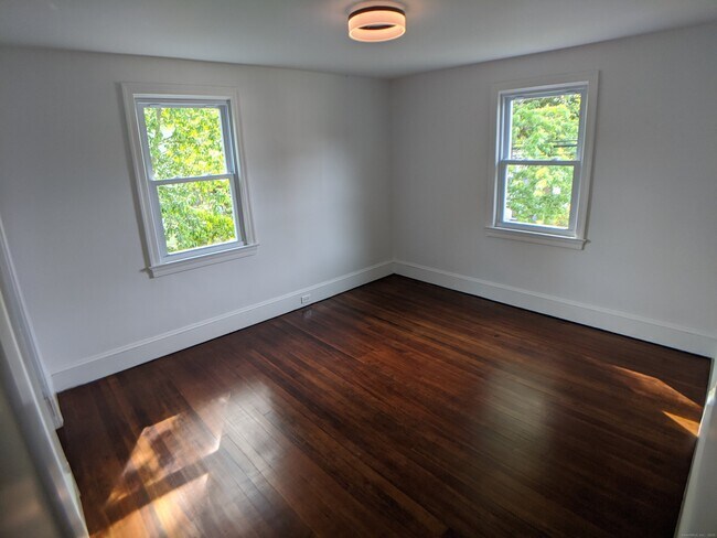 Building Photo - 265 Homeland St