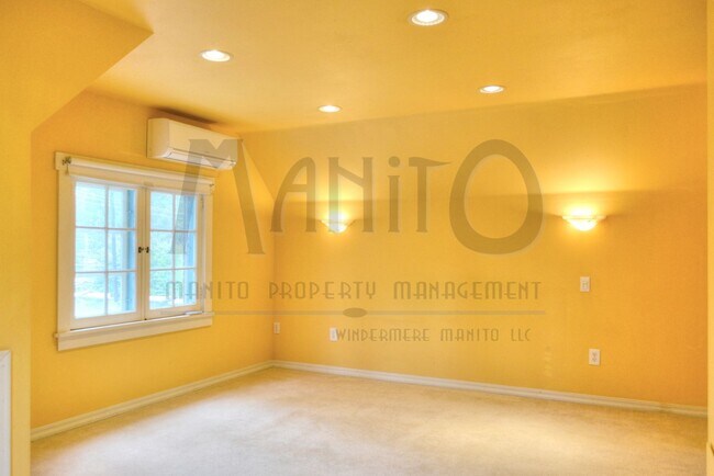 Building Photo - Stunning Brick Home near Audubon Park