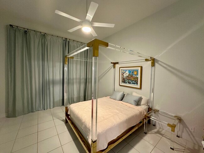 Master with furniture - 3656 Mykonos Ct