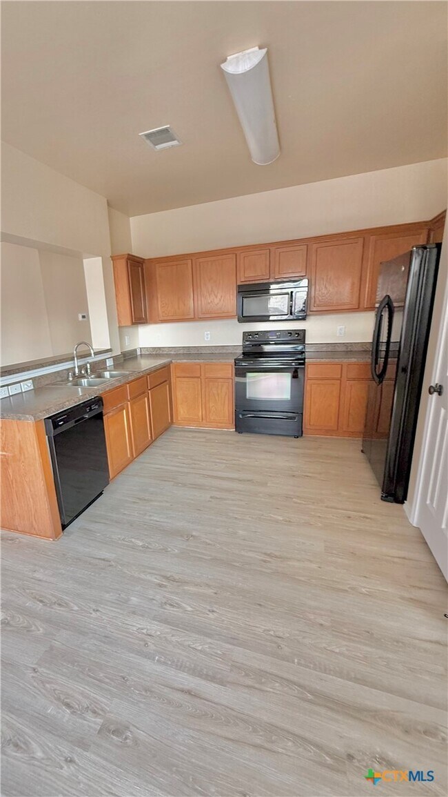 Building Photo - 2006 Griffin Dr