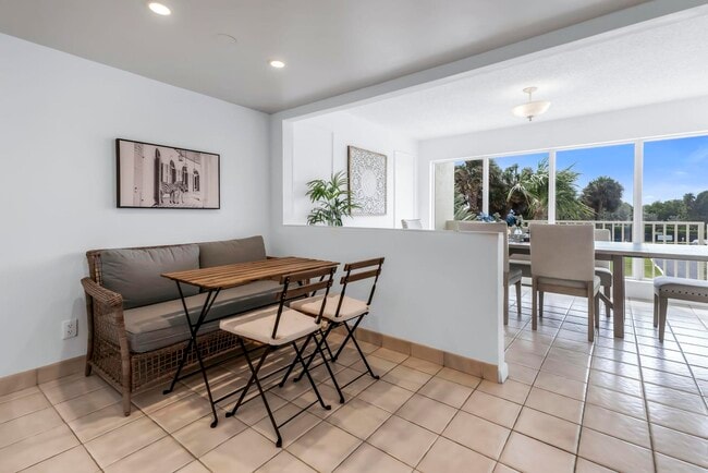 Building Photo - 4301 N Ocean Blvd