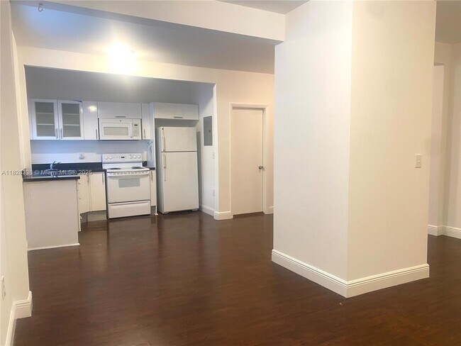 Building Photo - 577 NE 62nd St
