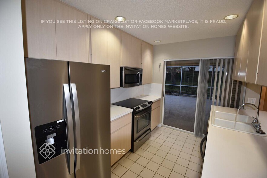 Building Photo - 7404 Geminata Oak Ct