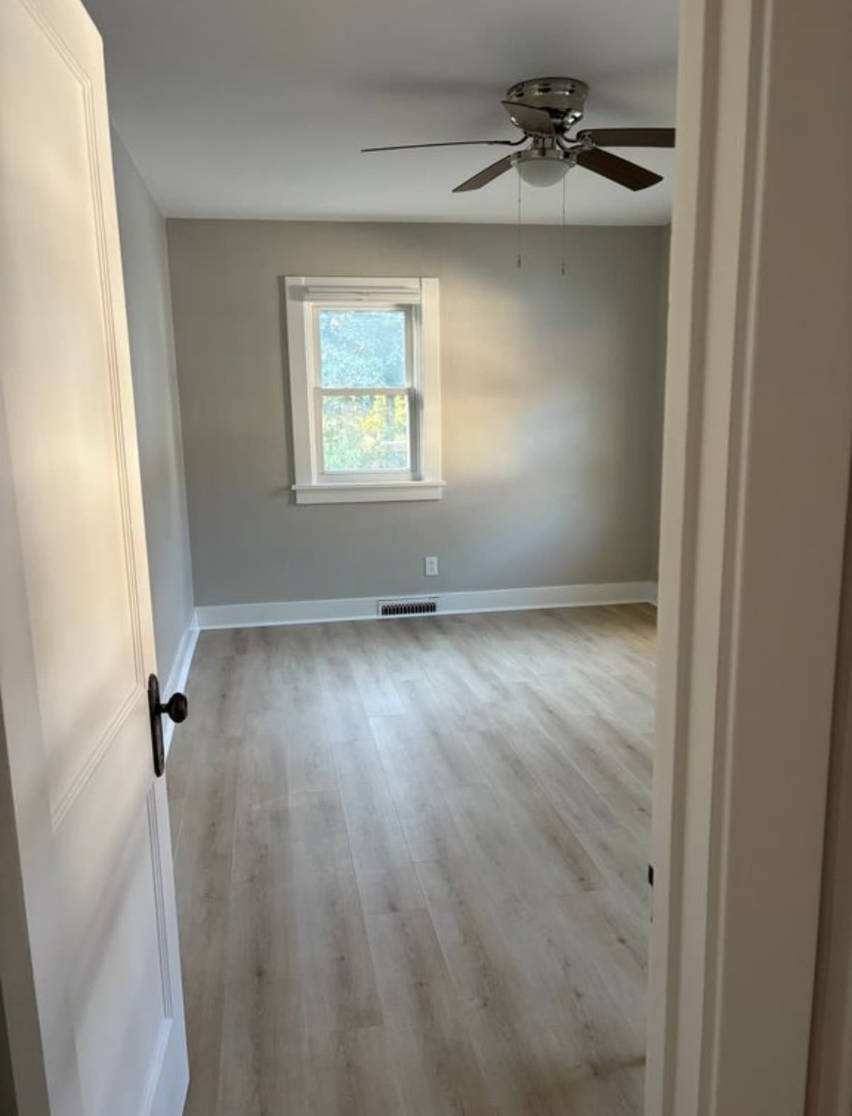 Building Photo - 2018 E Mifflin St