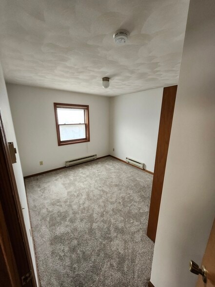 Building Photo - 4650 Hayes Rd