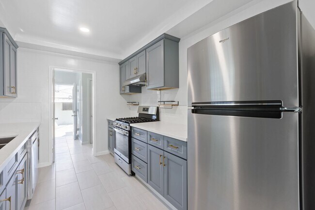 Building Photo - Charming 3-Bedroom Home in Cheviot Hills – Move-In Ready!