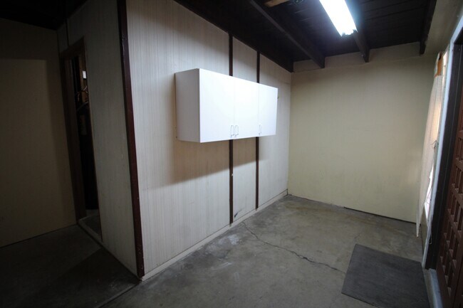 Storage - 1110 E Broadmor Dr