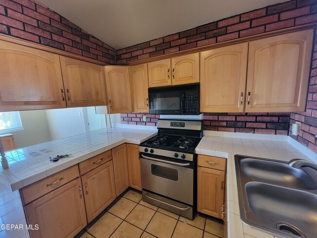 Building Photo - 10416 Lambda Dr