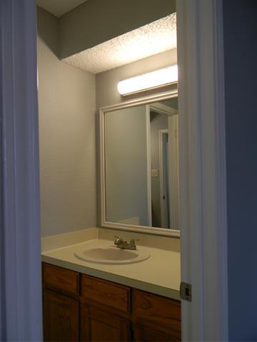 Building Photo - 2040 Minnie Dr