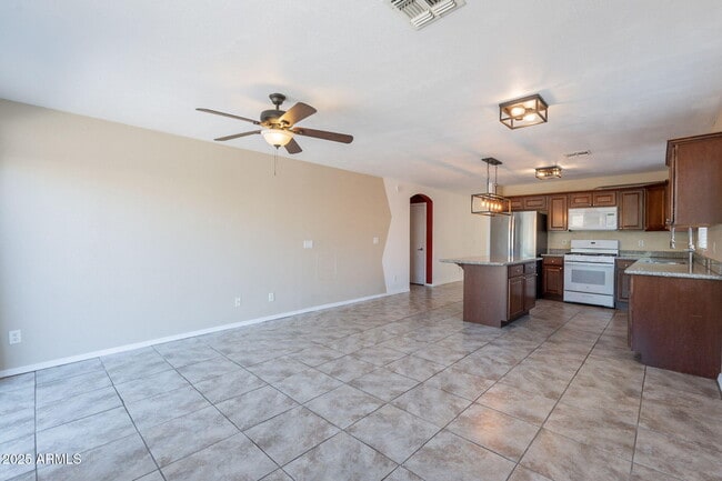 Building Photo - 3324 W Maldonado Rd