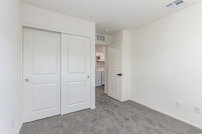 Building Photo - 7372 Raimee Brk St