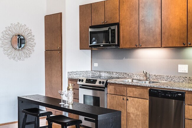 Building Photo - 1312 Live Oak St