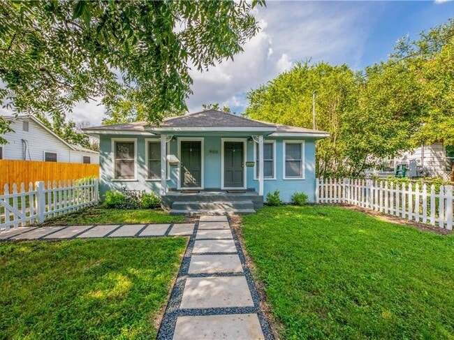 Primary Photo - 906 Capitol Ct