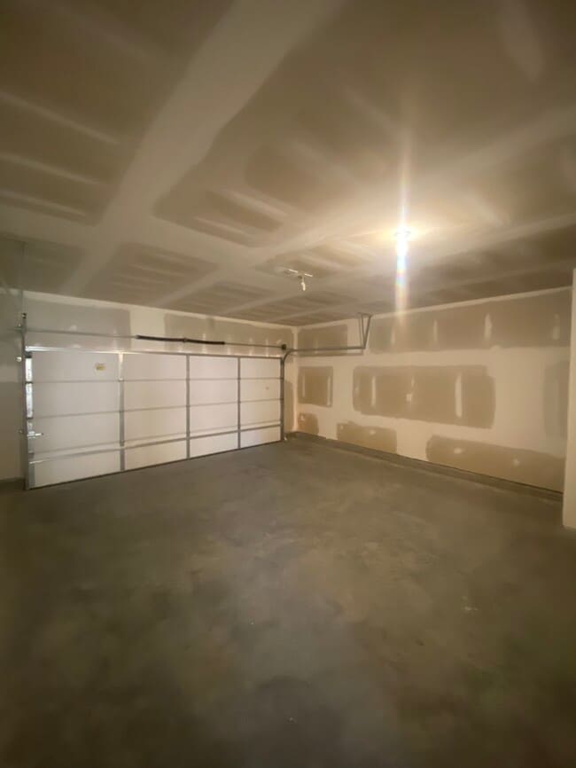 Building Photo - 28 Russet Wy