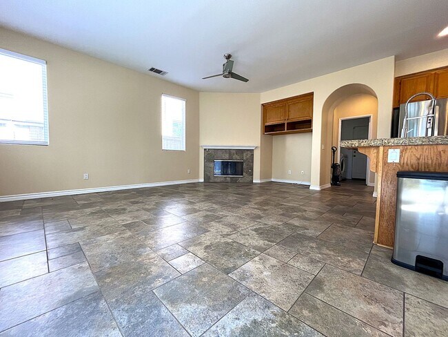 Building Photo - 6079 Paseo Pradera