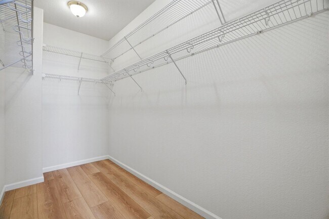 Building Photo - BRIGHT, OPEN RESIDENCE IN RIVERMARK HOME WITH EXCELLENT LAYOUT