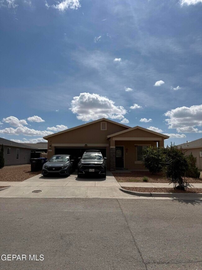 Primary Photo - 12976 Runway Ave