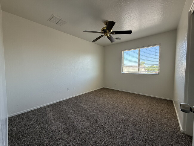 Building Photo - Updated 3-Bedroom Home with Vaulted Ceilin...