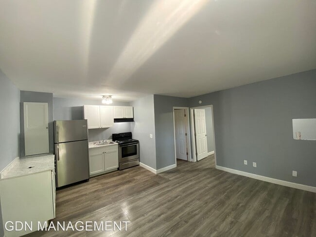 Building Photo - 2839-2857 Cypress Way