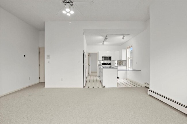 Building Photo - 54 Wildey St