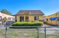Building Photo - 822 E 87th Pl