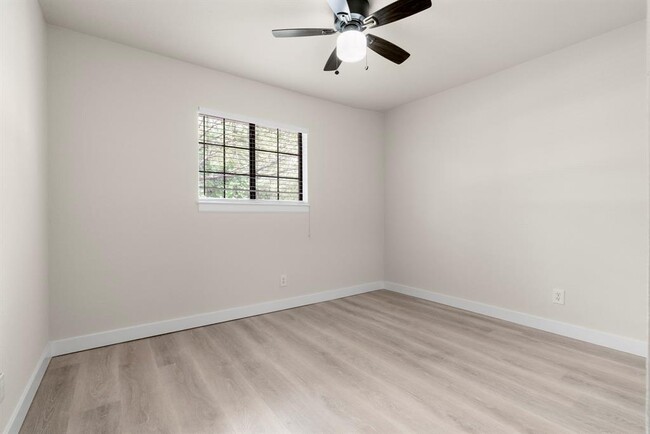 Building Photo - 5313 Wellington Dr