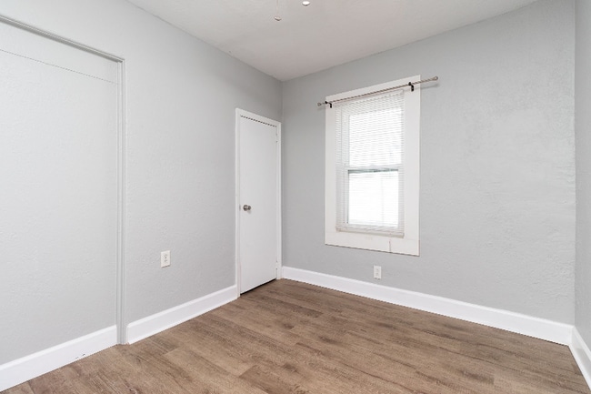 Building Photo - 3017 Freemont Terrace S