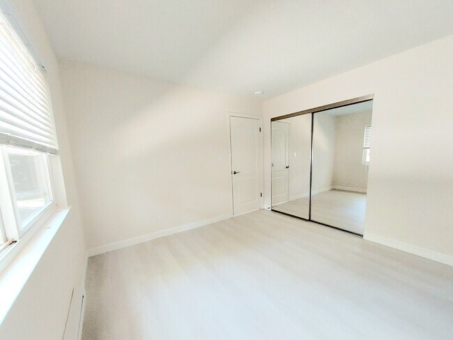 Building Photo - 227 Masters Ct