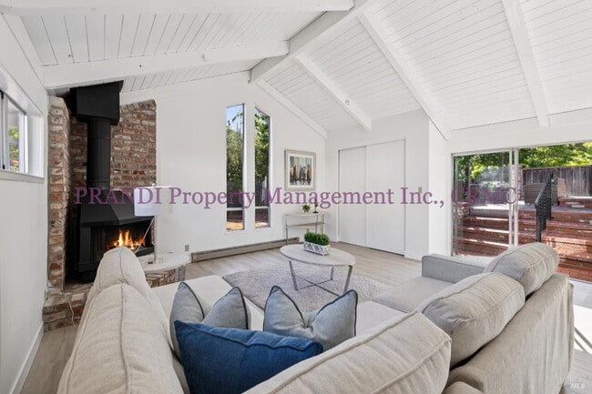 Building Photo - Marinwood Home on Corner Lot with Over 200...