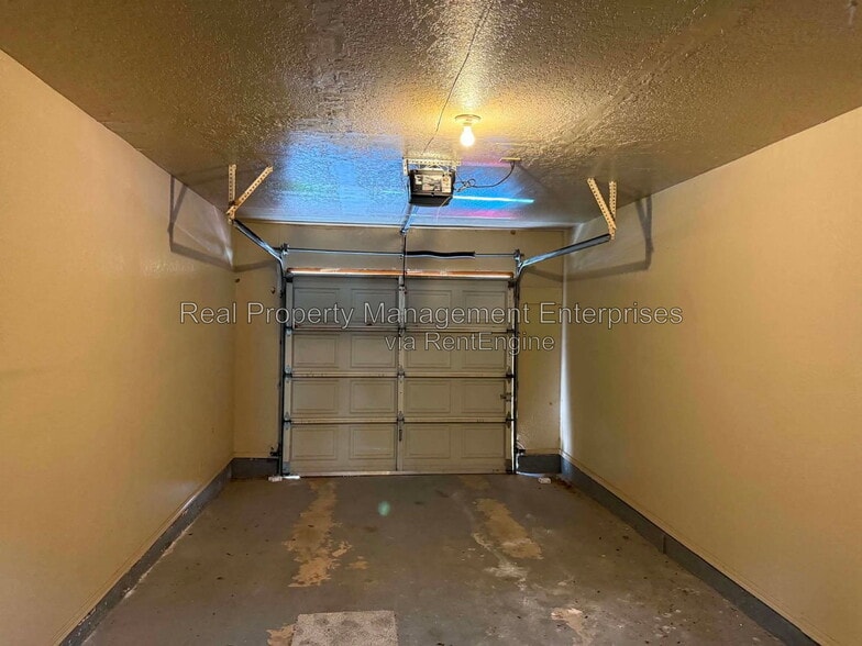 Building Photo - 4105 Heritage Pl Dr