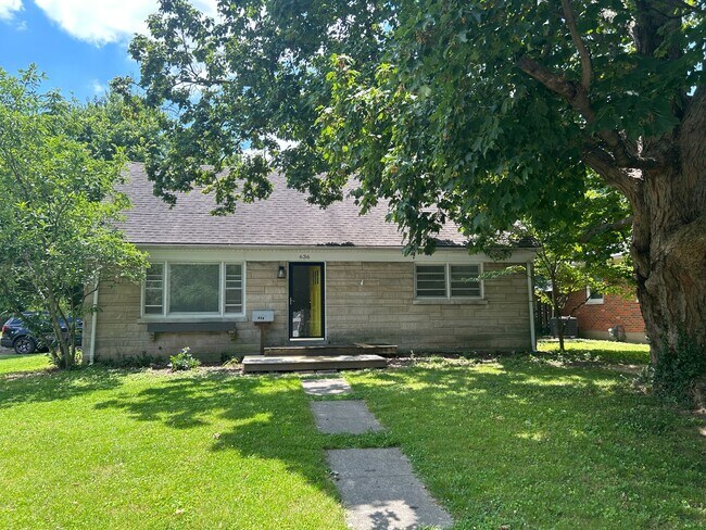 Building Photo - 636 Cardinal Ln