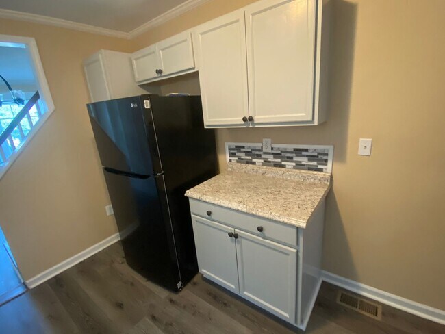 Building Photo - Mobley