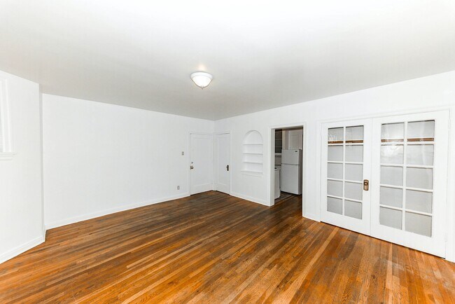 Building Photo - 740 E 300 S