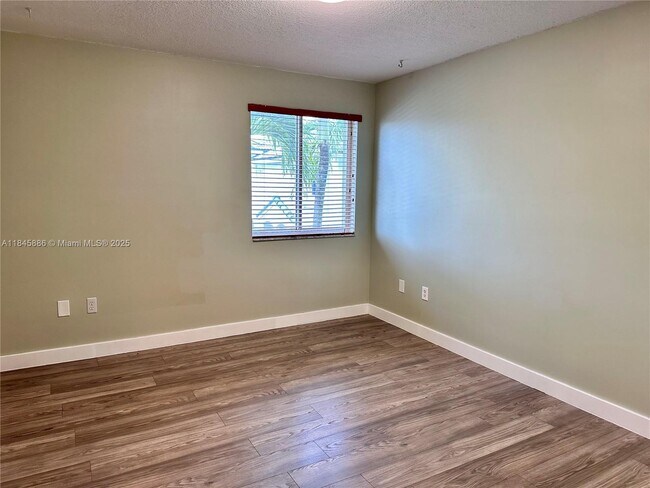 Building Photo - 120 SW 109th Ave