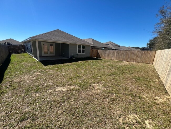 Building Photo - Beautiful 3 Bedroom, 2 Bath Pace Home available !!