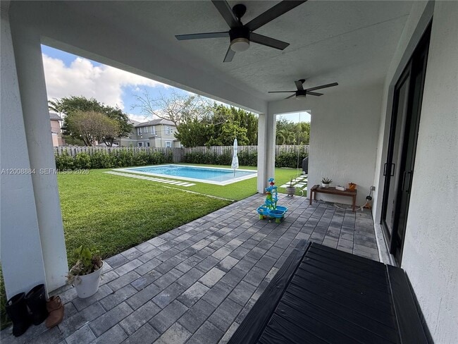 Building Photo - 2945 SE 3rd St