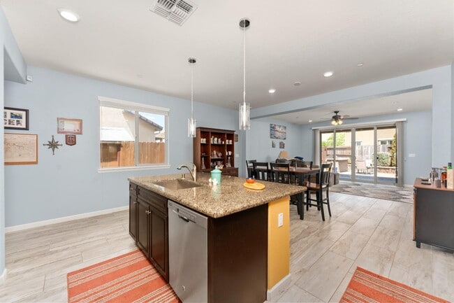 Building Photo - 9363 Wild Lilac Cir