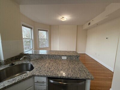 Building Photo - 45 Ashford St