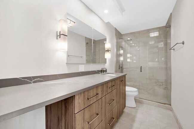 Building Photo - 30 E Huron St