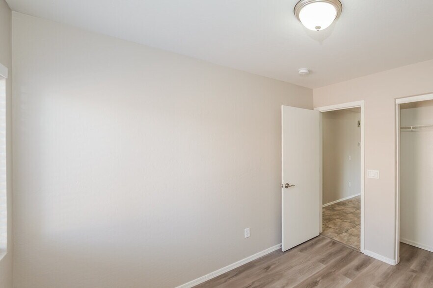 Building Photo - 16274 W Lupine Ave