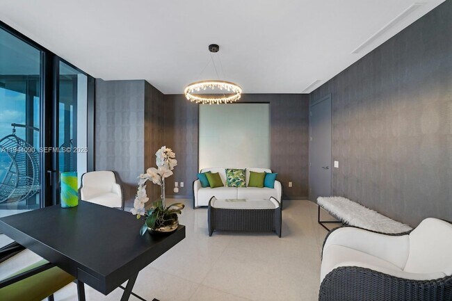 Building Photo - 18555 Collins Ave